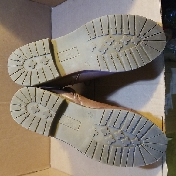 I.D. Required  boots sz 11m - Picture 5 of 6